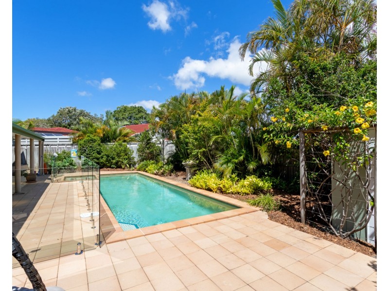 2 Grace Court, Pelican Waters QLD 4551