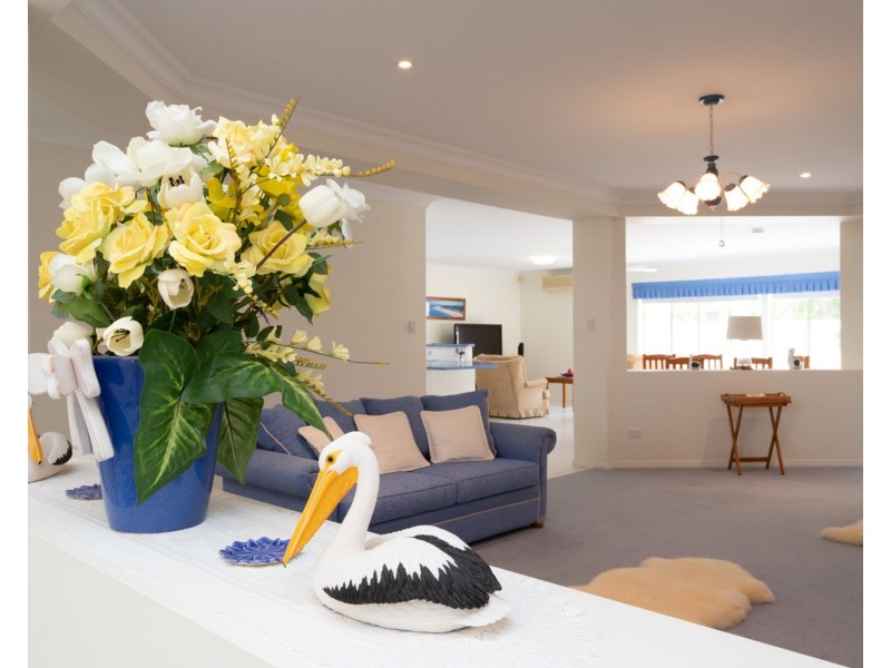 10 Schnappering Close, Pelican Waters QLD 4551