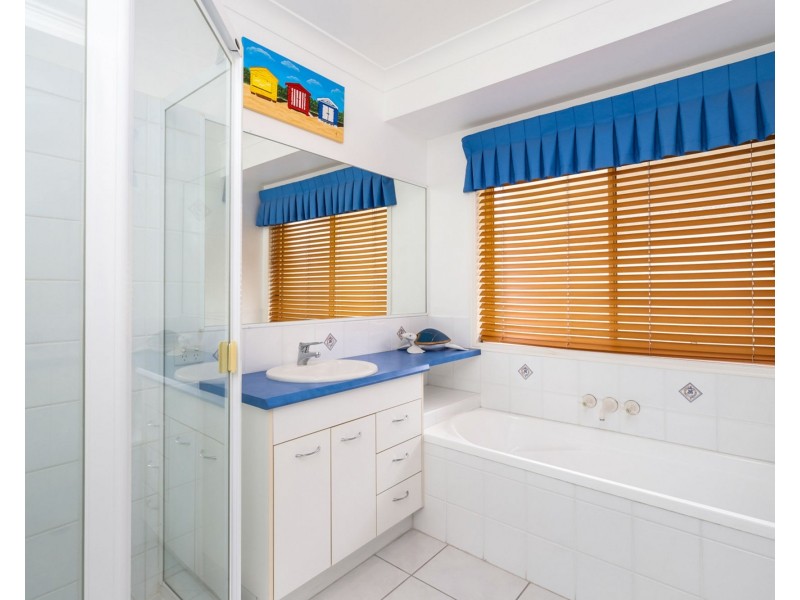 10 Schnappering Close, Pelican Waters QLD 4551