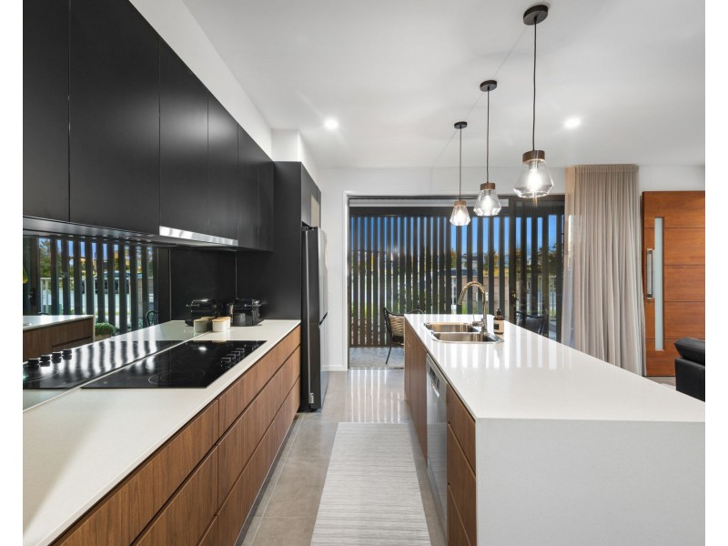 44 Spitfire Banks Drive, Pelican Waters QLD 4551