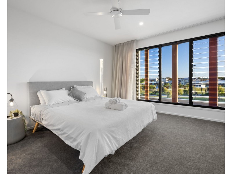 44 Spitfire Banks Drive, Pelican Waters QLD 4551