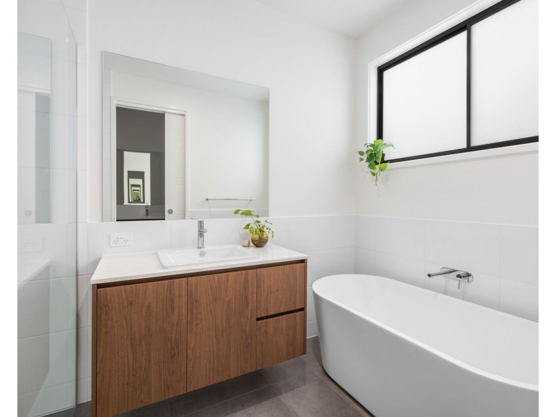 44 Spitfire Banks Drive, Pelican Waters QLD 4551