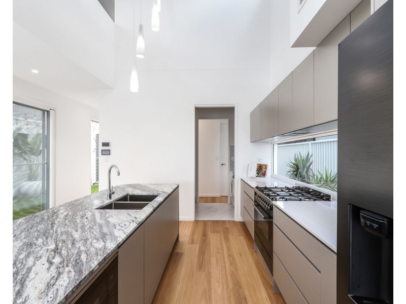 76 Marina View Drive, Pelican Waters QLD 4551