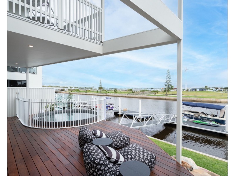 76 Marina View Drive, Pelican Waters QLD 4551