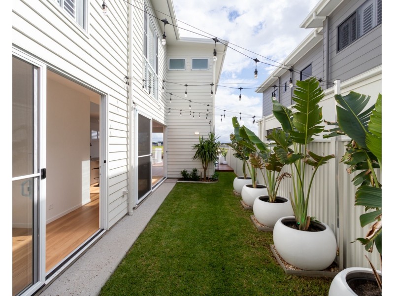 76 Marina View Drive, Pelican Waters QLD 4551