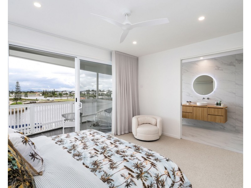 76 Marina View Drive, Pelican Waters QLD 4551