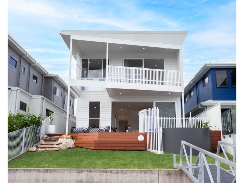 76 Marina View Drive, Pelican Waters QLD 4551