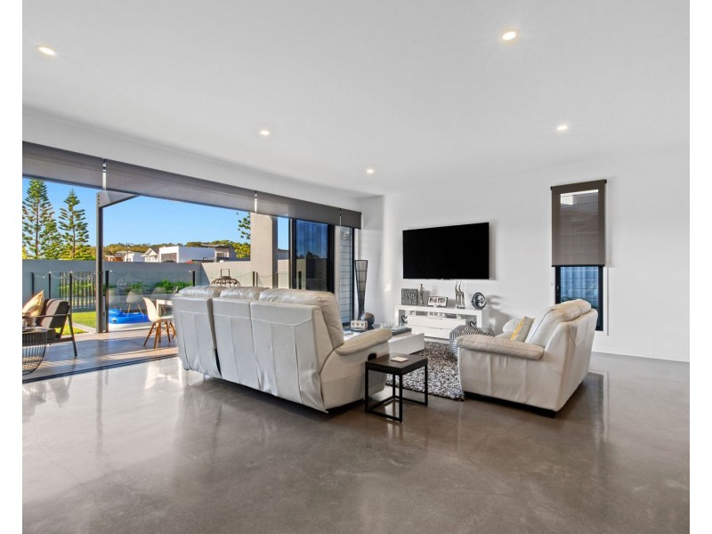 23 Marina View Drive, Pelican Waters QLD 4551