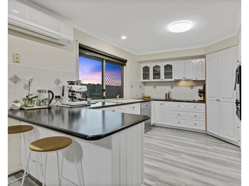 4 Regal Place, Aroona QLD 4551