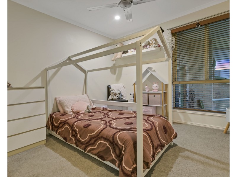 4 Regal Place, Aroona QLD 4551
