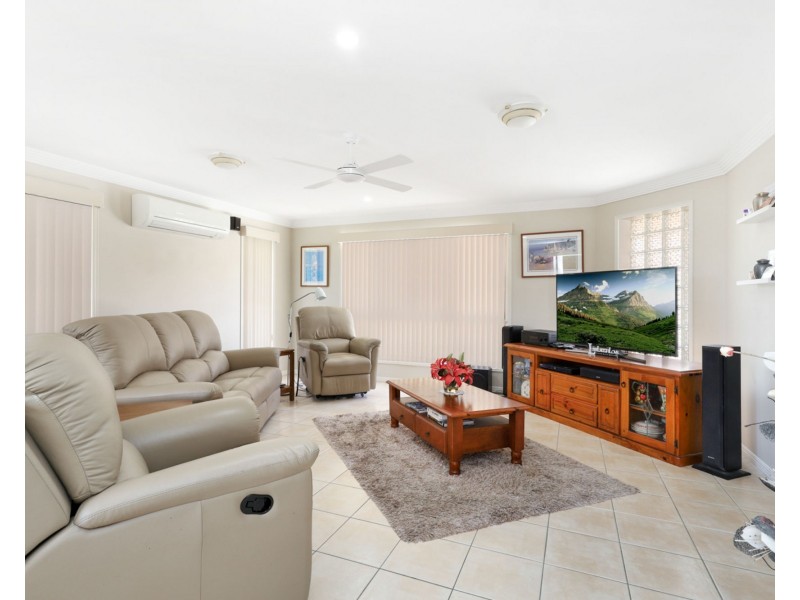 16 Investigator Place, Pelican Waters QLD 4551