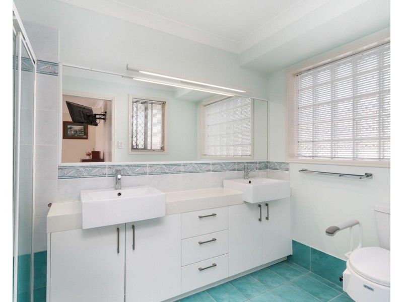 16 Investigator Place, Pelican Waters QLD 4551