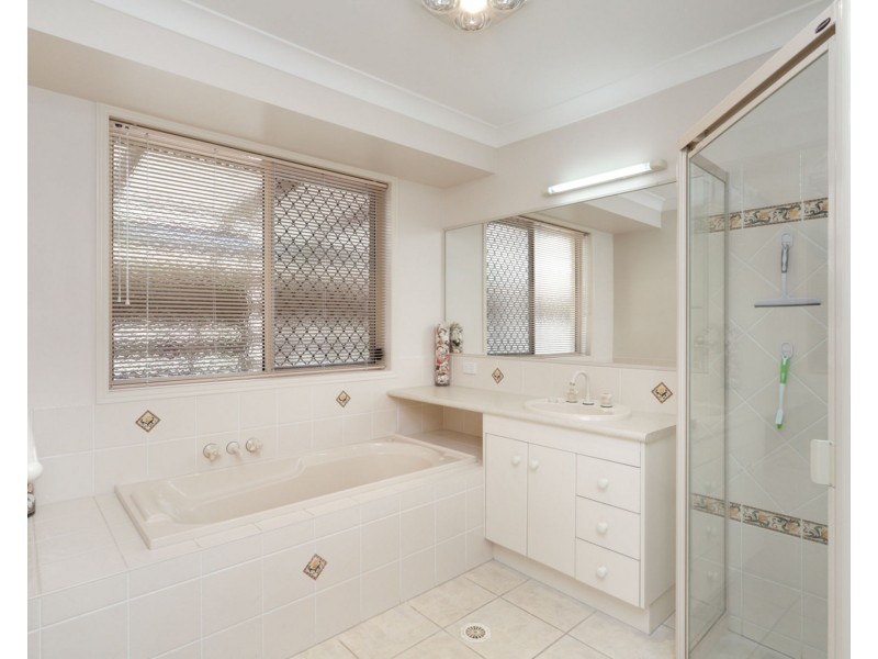 16 Investigator Place, Pelican Waters QLD 4551