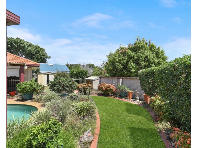 16 Investigator Place, Pelican Waters QLD 4551