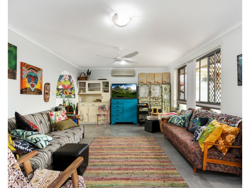 62 Lapoinya Crescent, Warana QLD 4575