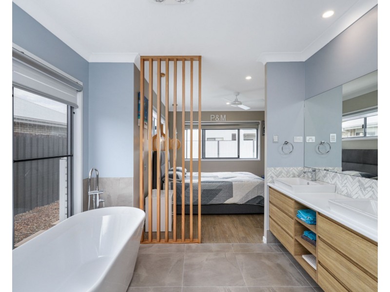 3 Waderbird Crescent, Pelican Waters QLD 4551