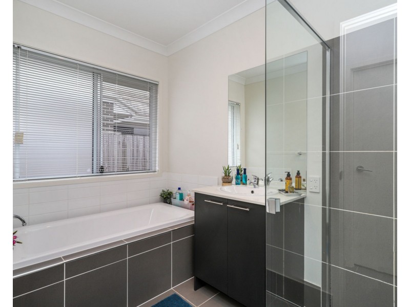 43 Amber Drive, Caloundra West QLD 4551
