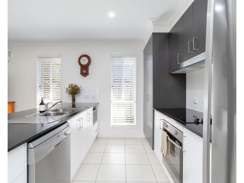 25 Macintyre Crescent, Pelican Waters QLD 4551