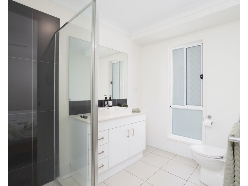 25 Macintyre Crescent, Pelican Waters QLD 4551