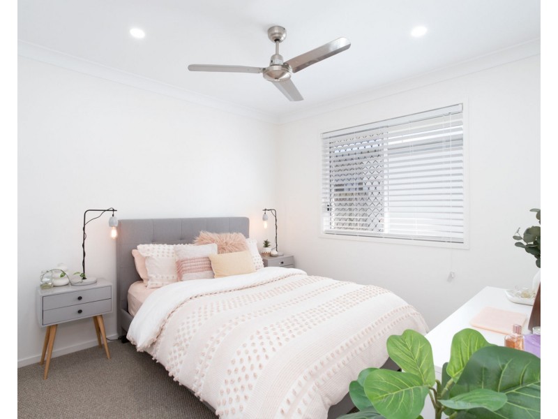 25 Macintyre Crescent, Pelican Waters QLD 4551