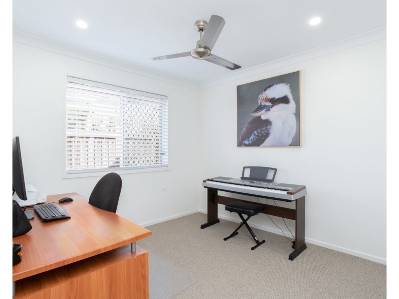 25 Macintyre Crescent, Pelican Waters QLD 4551