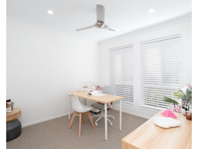 25 Macintyre Crescent, Pelican Waters QLD 4551