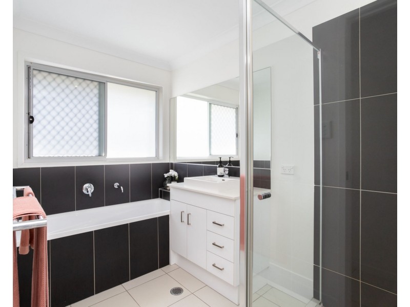 25 Macintyre Crescent, Pelican Waters QLD 4551