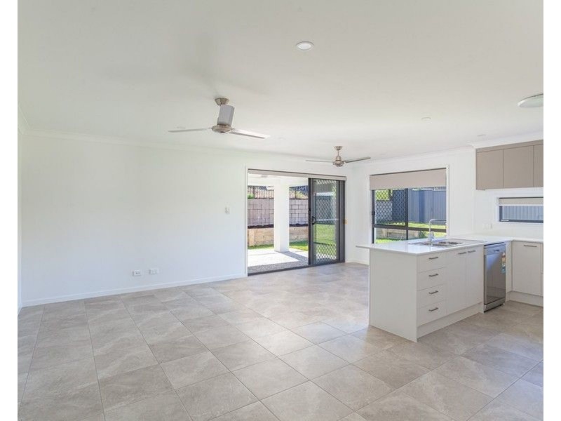 12 Balmoral Crescent, Southside QLD 4570