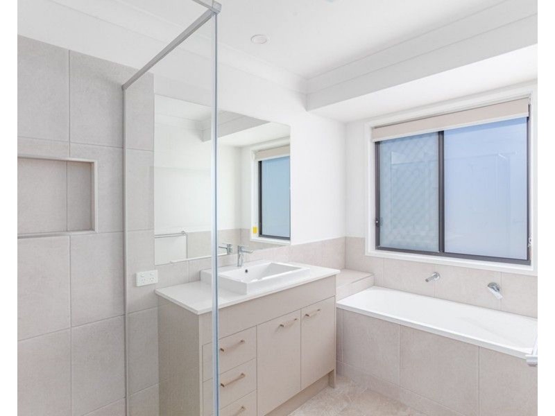 12 Balmoral Crescent, Southside QLD 4570