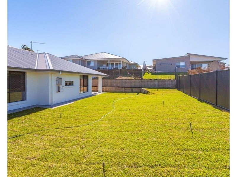 12 Balmoral Crescent, Southside QLD 4570