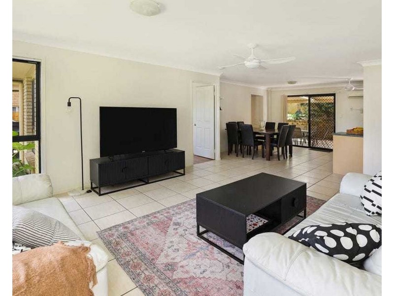 9 Olivia Court, Landsborough QLD 4550