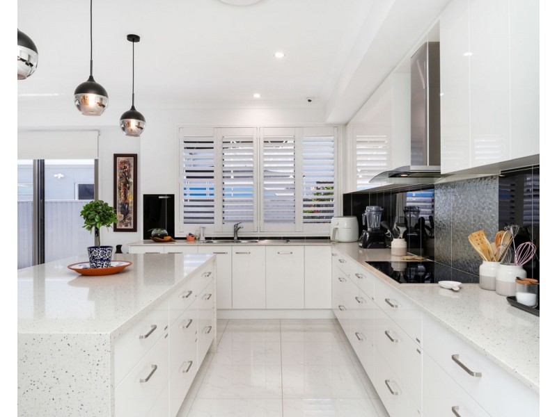 35 Marina View Drive, Pelican Waters QLD 4551