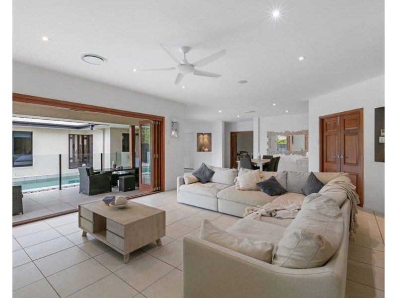 14 Ballinger Place, Pelican Waters QLD 4551