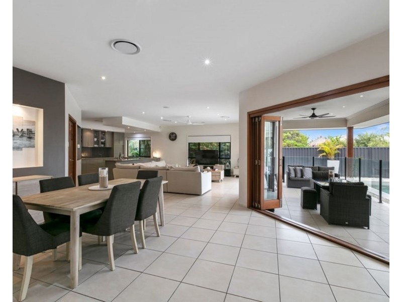 14 Ballinger Place, Pelican Waters QLD 4551