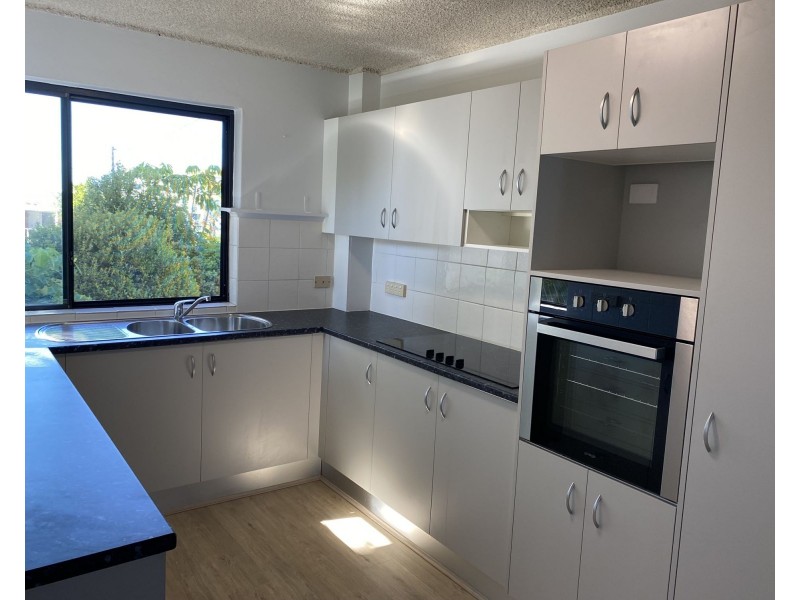 4/10-12 Buderim Avenue, Alexandra Headland QLD 4572