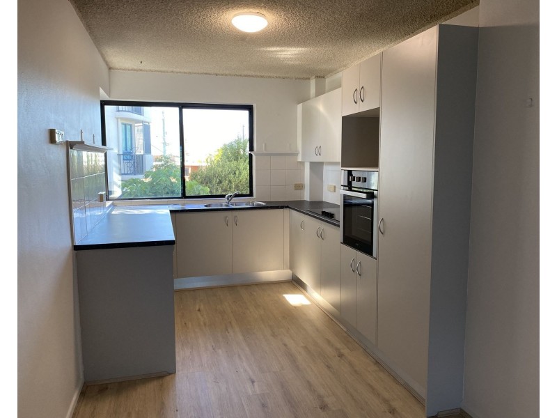 4/10-12 Buderim Avenue, Alexandra Headland QLD 4572