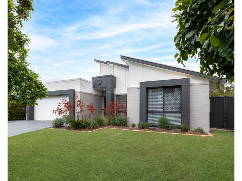 6 Kuthar Street, Pelican Waters QLD 4551