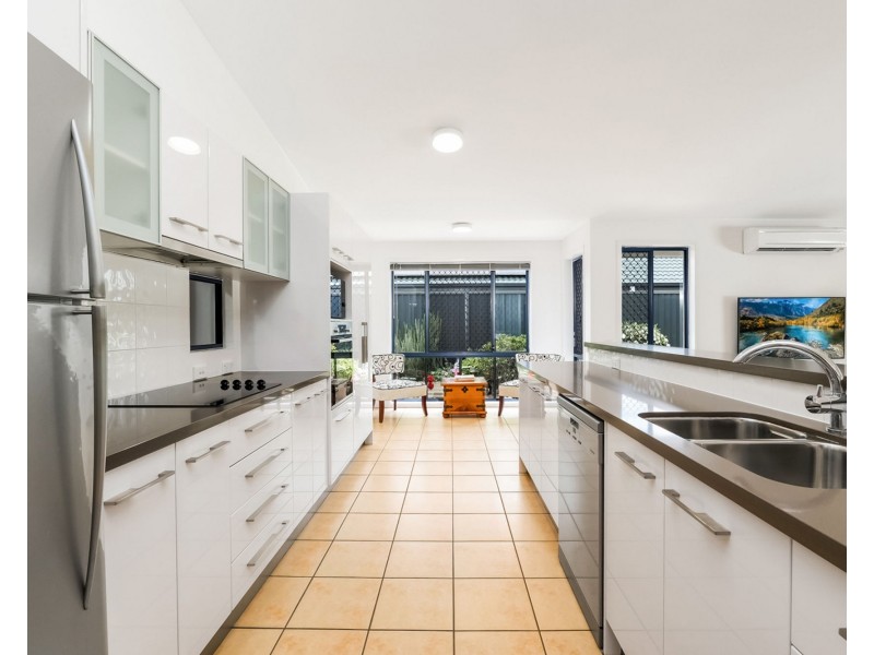 6 Kuthar Street, Pelican Waters QLD 4551