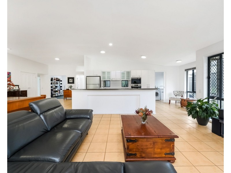 6 Kuthar Street, Pelican Waters QLD 4551