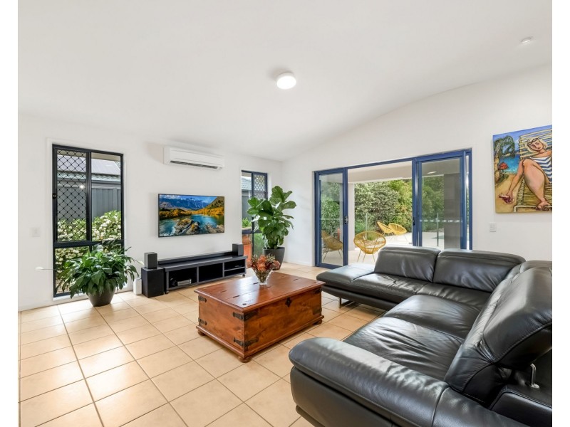 6 Kuthar Street, Pelican Waters QLD 4551