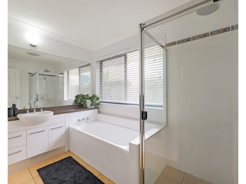 6 Kuthar Street, Pelican Waters QLD 4551