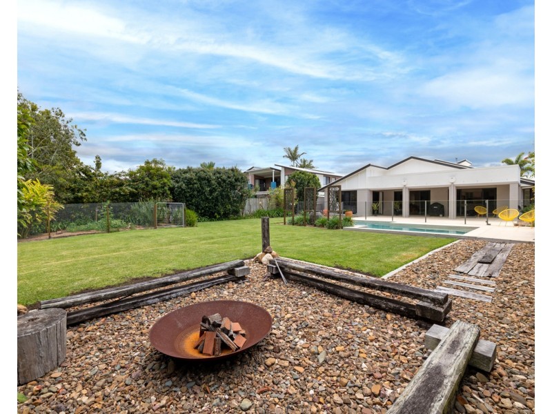 6 Kuthar Street, Pelican Waters QLD 4551