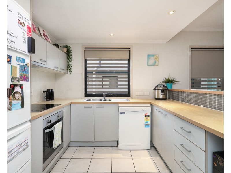 9/82-86 Mein Street, Scarborough QLD 4020