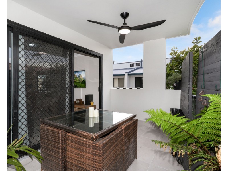 9/82-86 Mein Street, Scarborough QLD 4020