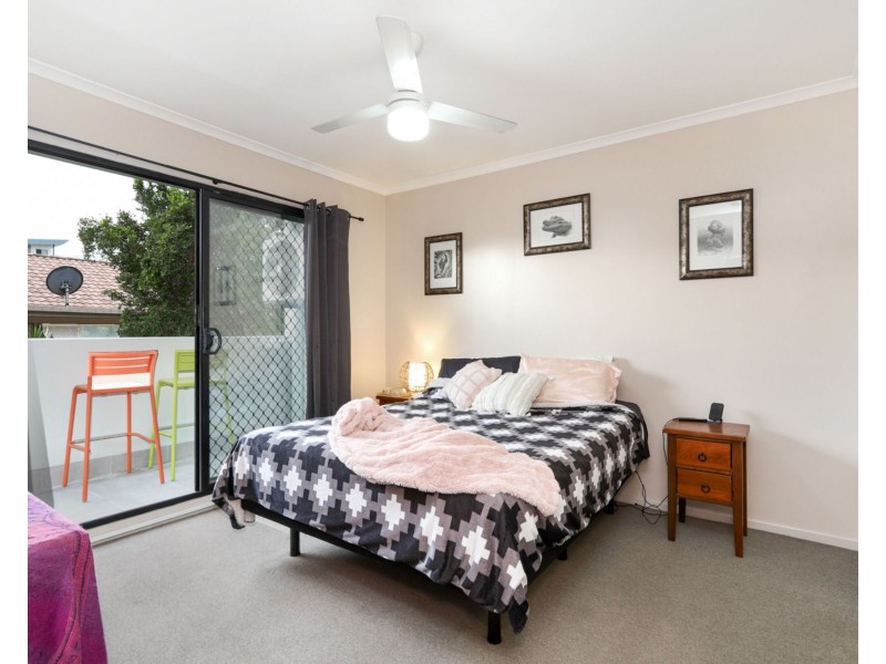9/82-86 Mein Street, Scarborough QLD 4020