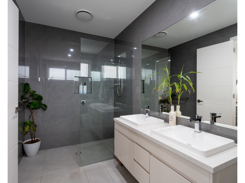 9 Warrego Drive, Pelican Waters QLD 4551