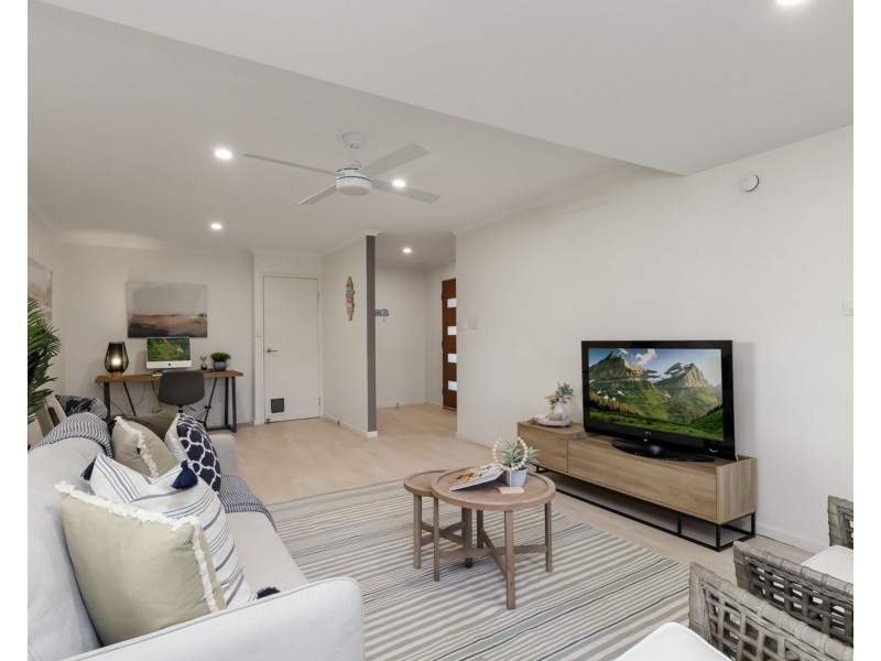 2/17 Minchinton Street, Caloundra QLD 4551