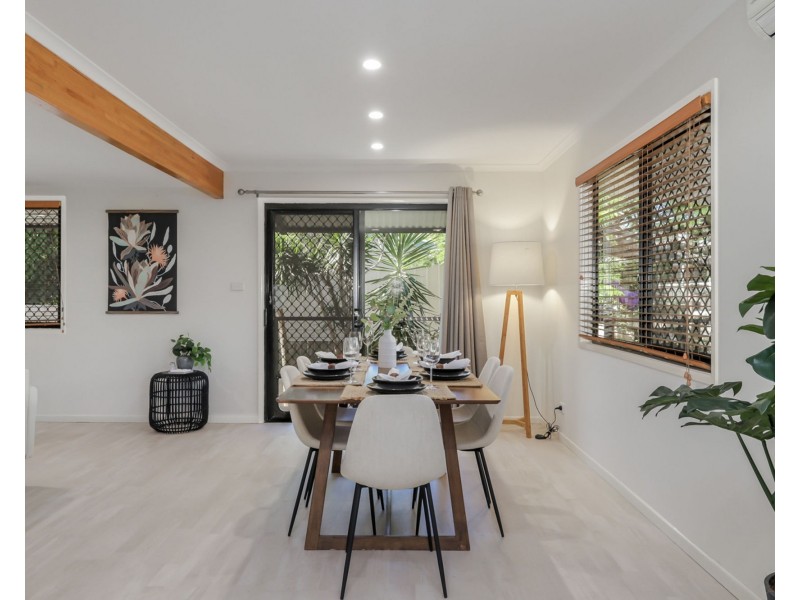 2/17 Minchinton Street, Caloundra QLD 4551