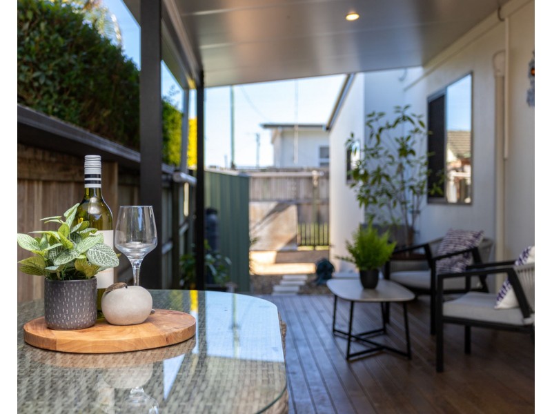 2/17 Minchinton Street, Caloundra QLD 4551