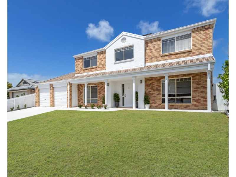 4 Firefly Street, Pelican Waters QLD 4551